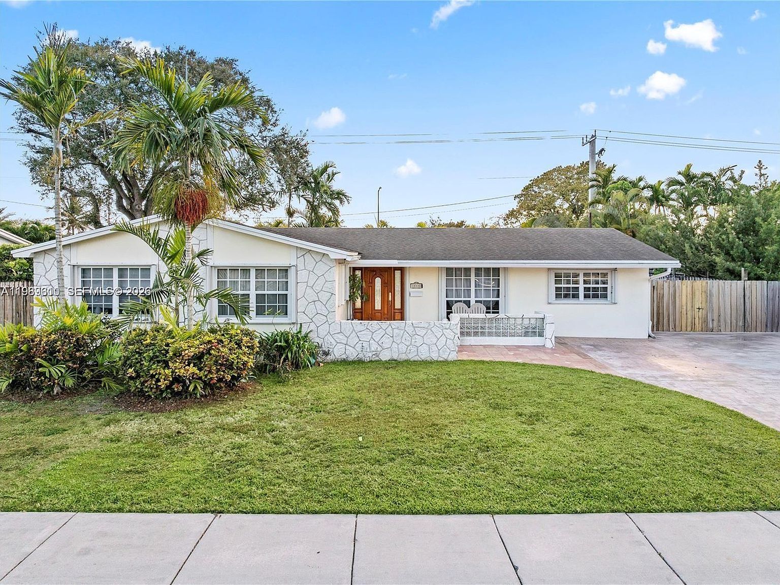 10330 SW 103rd Ct Miami, FL 33176 - Thumbnail 4