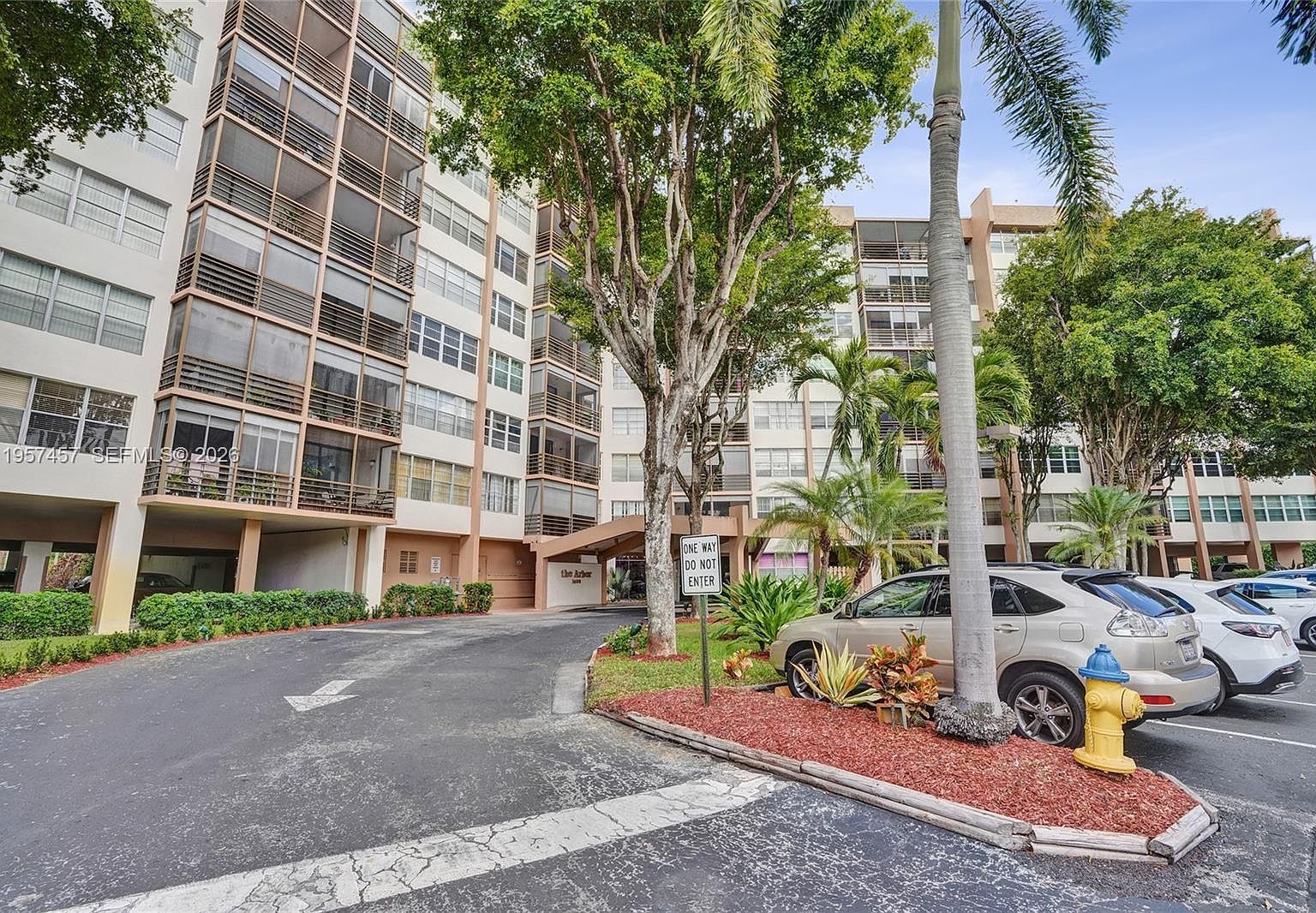 1400 Saint Charles Pl APT 204 Pembroke Pines, FL 33026 - Thumbnail 4