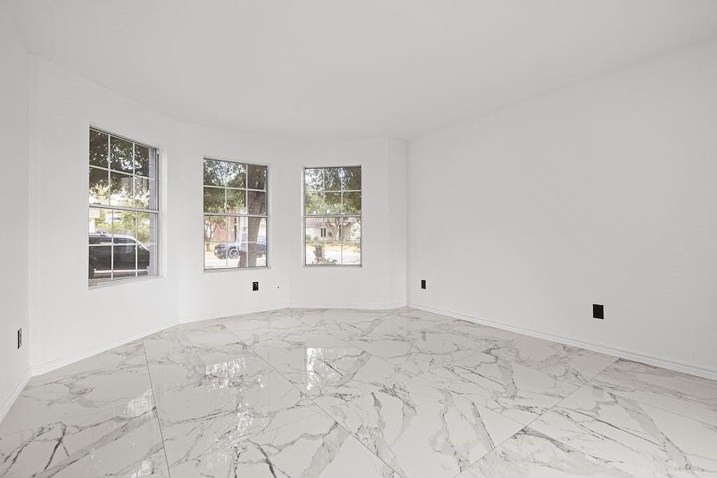 915 Satellite Vw Round Rock, TX 78665 - Thumbnail 4