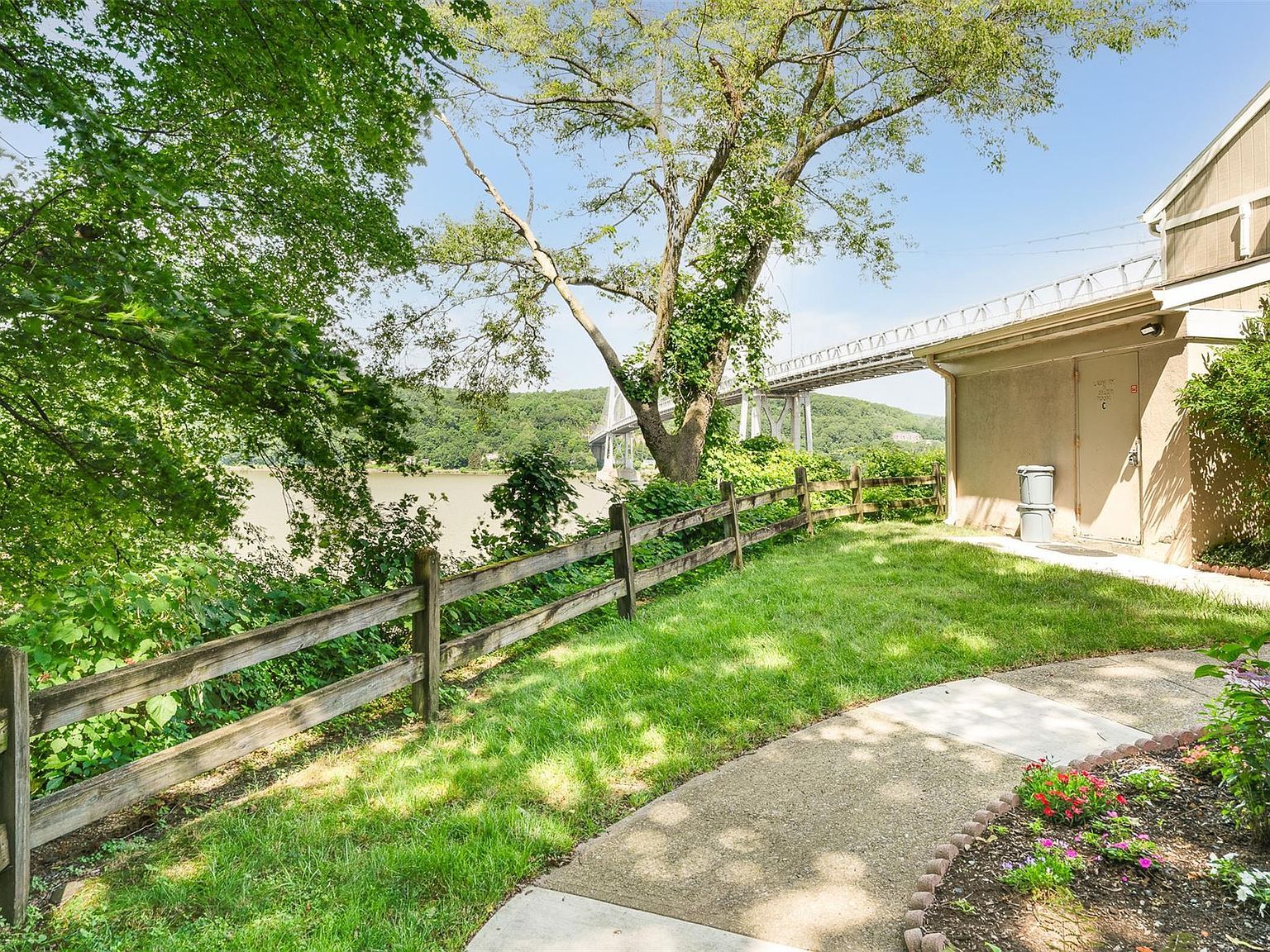 68 Gerald Dr APT D1 Poughkeepsie, NY 12601 - Thumbnail 4