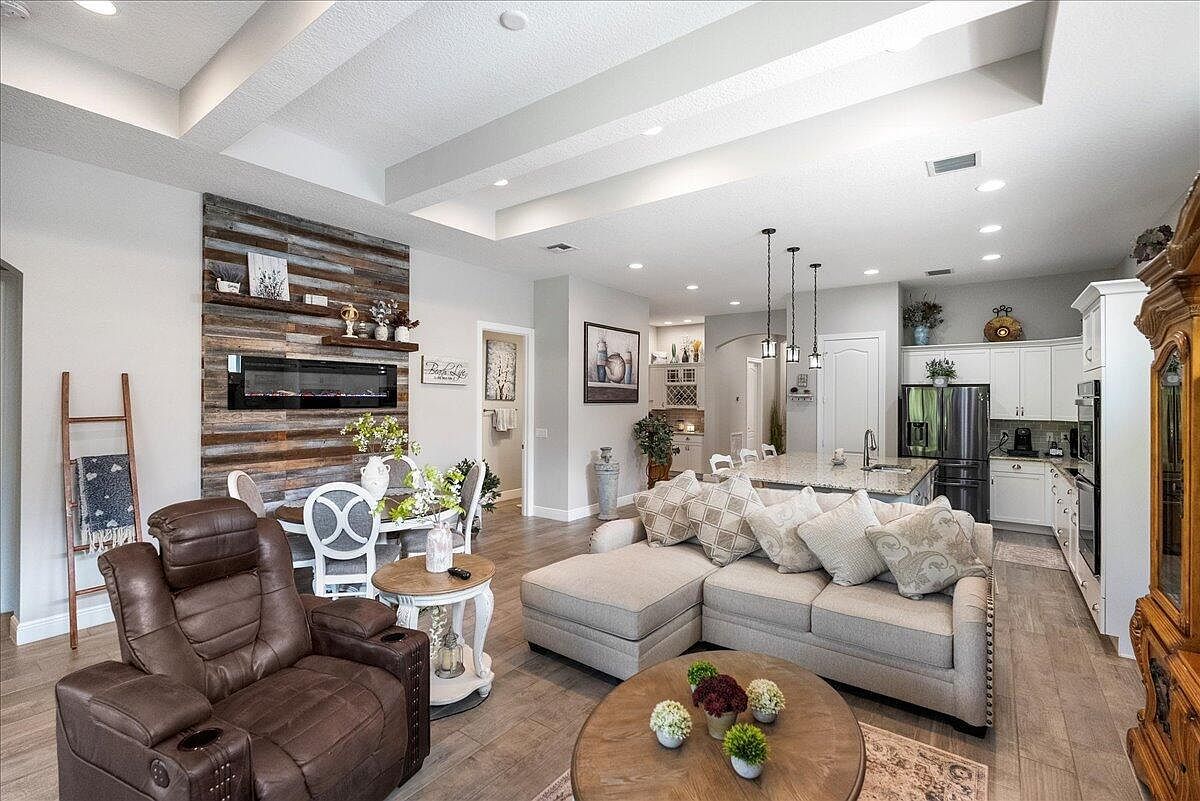 12591 SW Sunrise Lake Ter Pt Saint Lucie, FL 34987 - Thumbnail 4