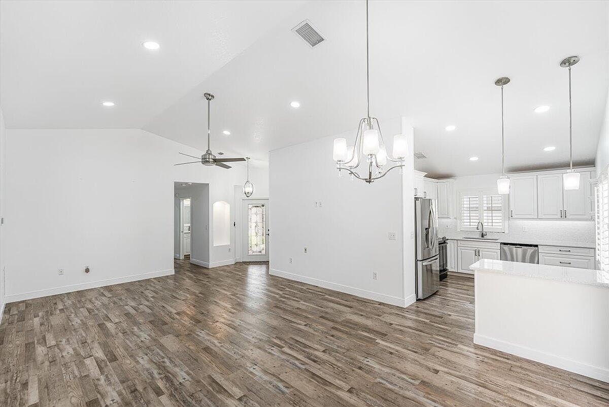 324 SW North Shore Blvd Port Saint Lucie, FL 34986 - Thumbnail 4