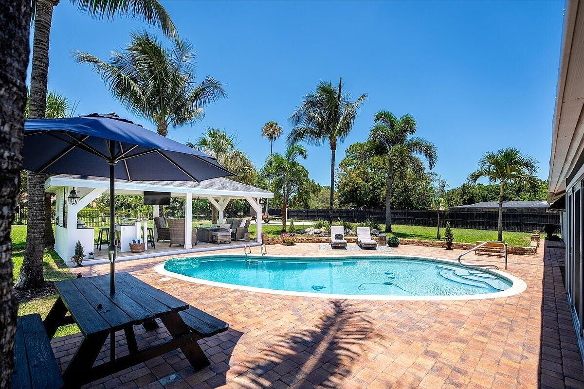 1831 SE Boma Ave Port Saint Lucie, FL 34952 - Thumbnail 4