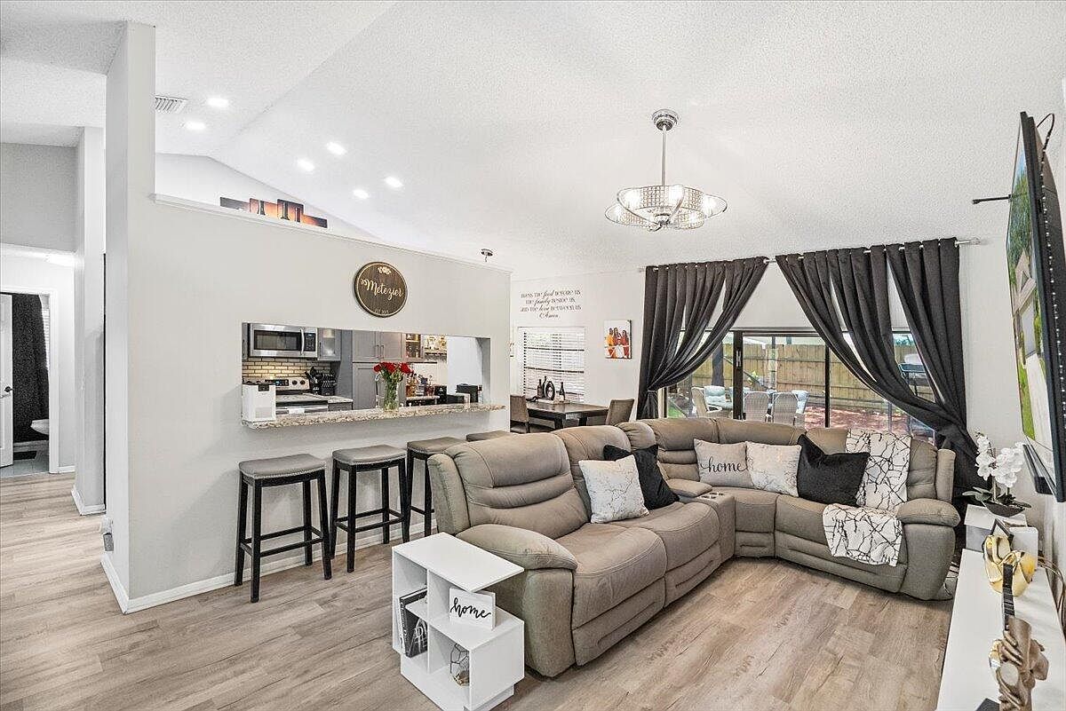 30 Cedar Cir Boynton Beach, FL 33436 - Thumbnail 4