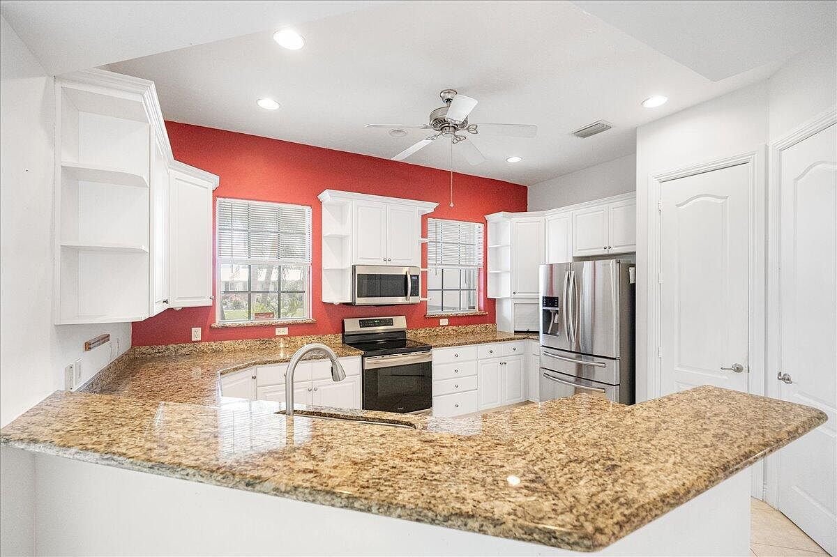 2334 SE Corsica Rd Port Saint Lucie, FL 34952 - Thumbnail 4