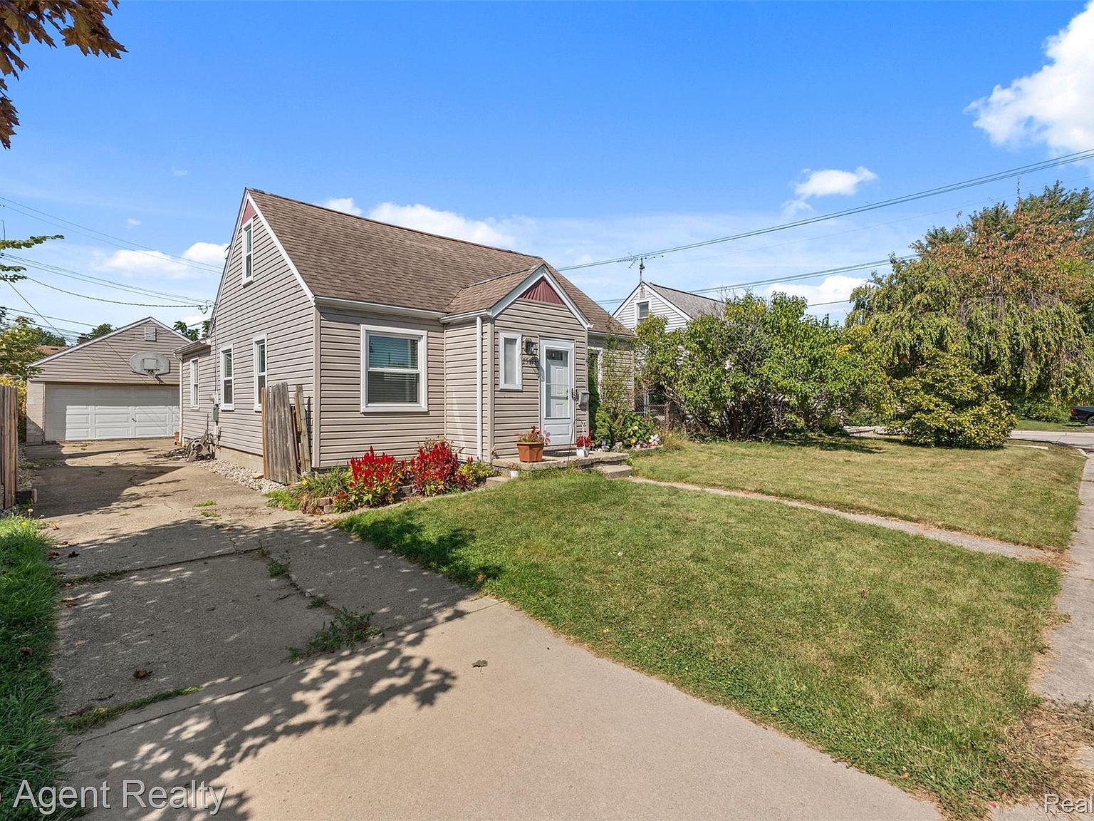 25673 Ford St Roseville, MI 48066 - Thumbnail 4