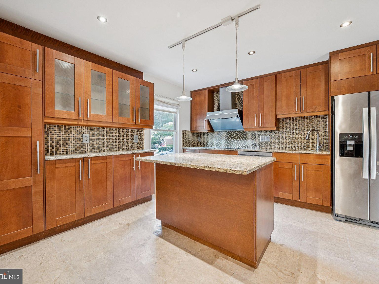 12260 Greenleaf Ave Potomac, MD 20854 - Thumbnail 4