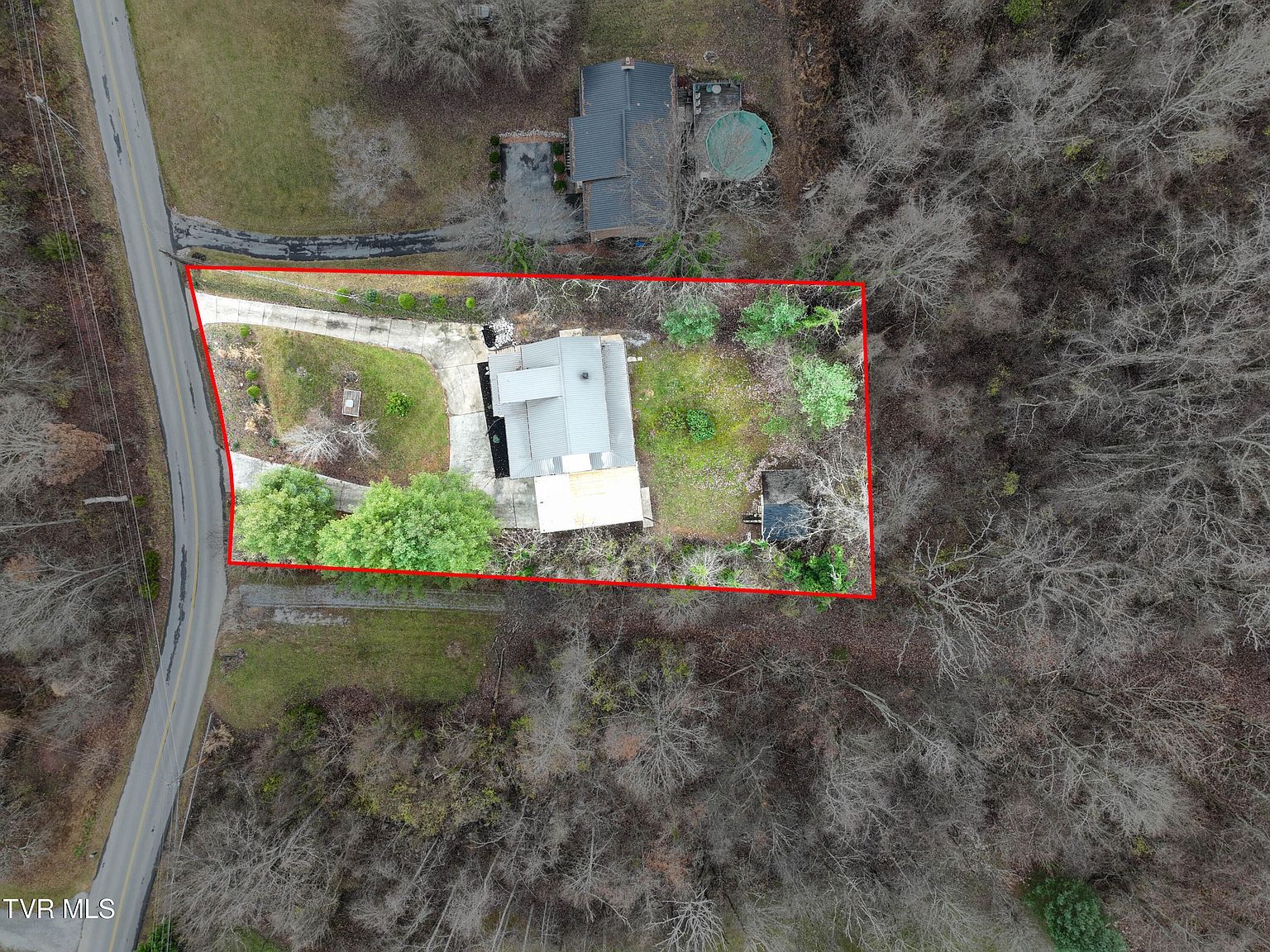 331 Edgefield Rd Piney Flats, TN 37686 - Thumbnail 4