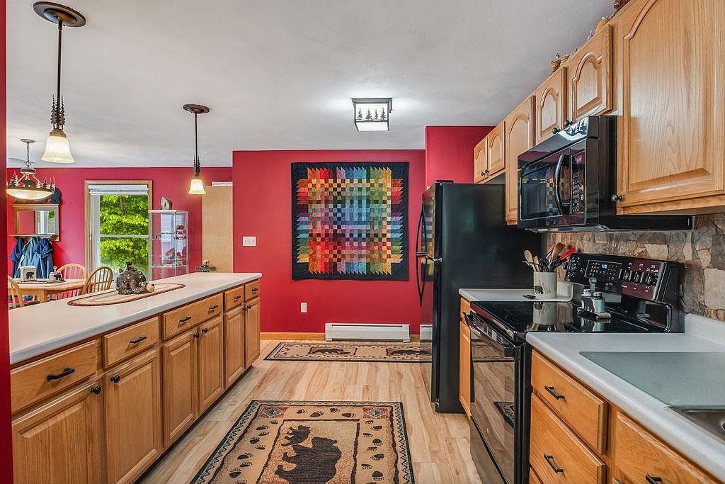 131 Partridge Dr Middleton, NH 03887 - Thumbnail 4