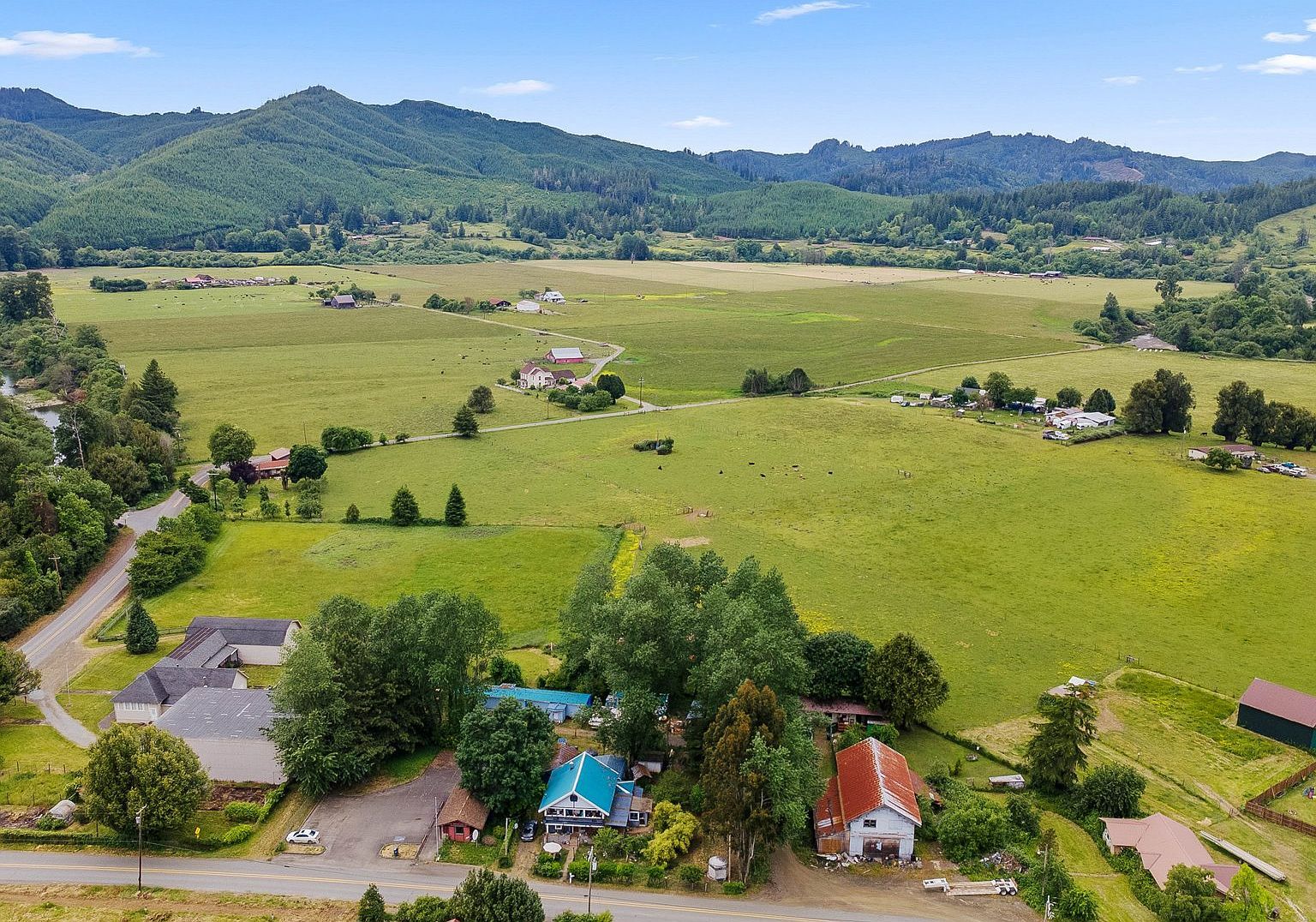 51014 Dement Creek Rd Broadbent, OR 97458 - Thumbnail 4