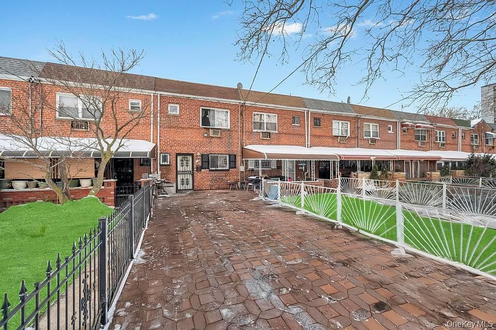 1034 Hendrix St Brooklyn, NY 11207 - Thumbnail 4