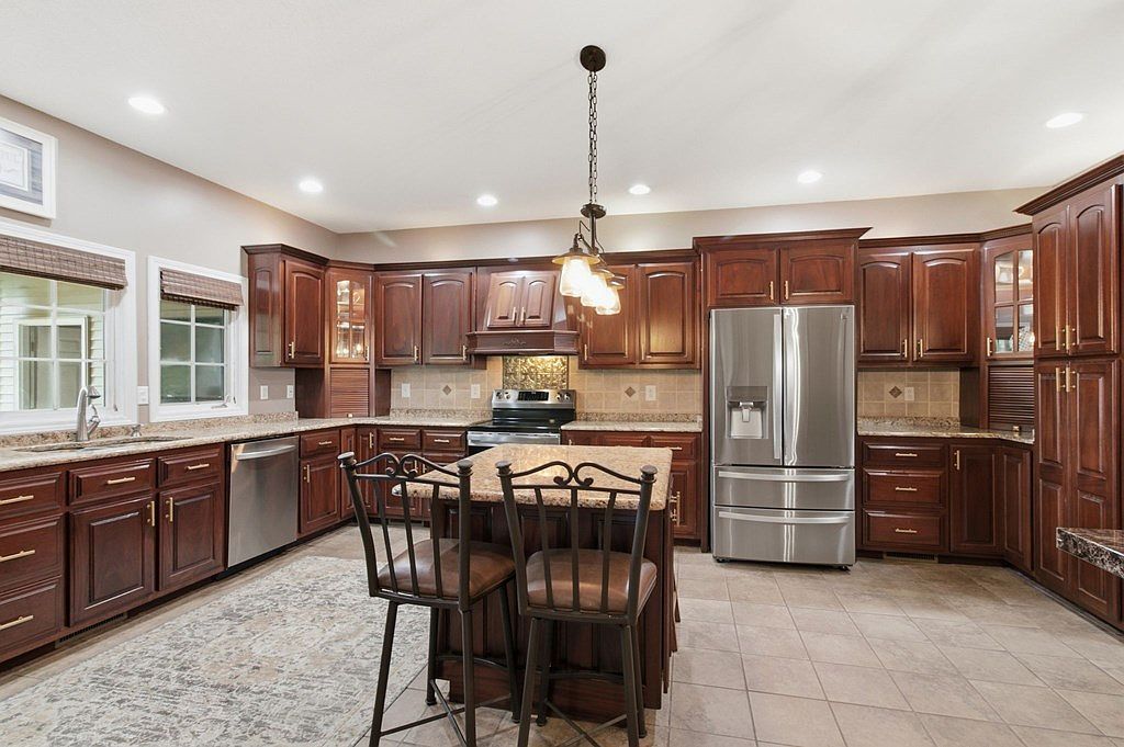 1305 Oakbrook Dr Paris, TN 38242 - Thumbnail 4