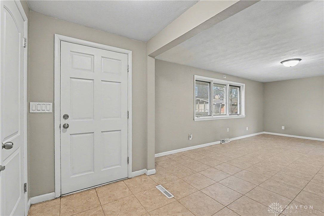 300 Heidi Ct Dayton, OH 45459 - Thumbnail 4