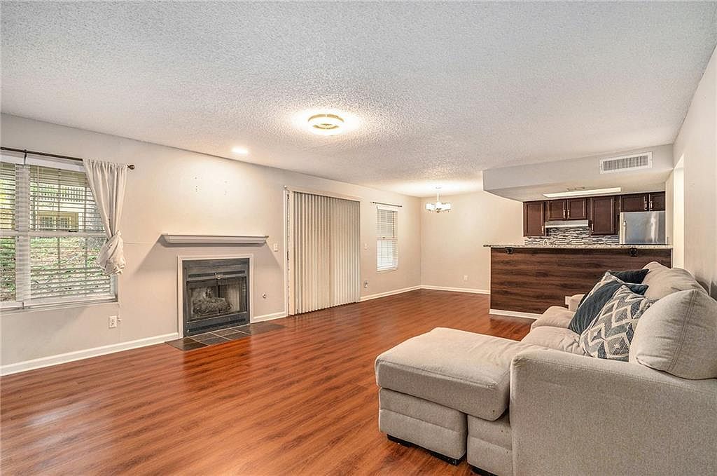 3053 Westwood Way Alpharetta, GA 30004 - Thumbnail 4