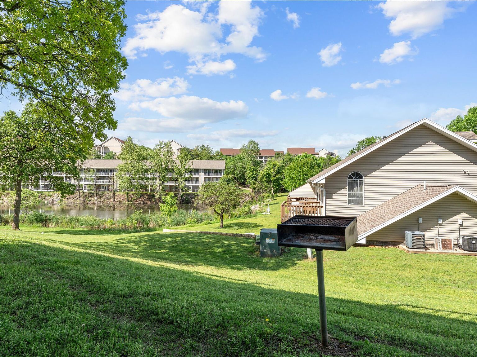 9 Scenic Ct APT 2 Branson, MO 65616 - Thumbnail 4