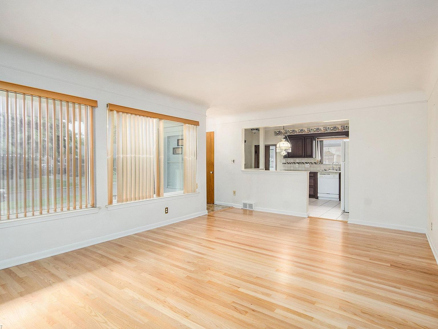 24509 Wood St Saint Clair Shores, MI 48080 - Thumbnail 4