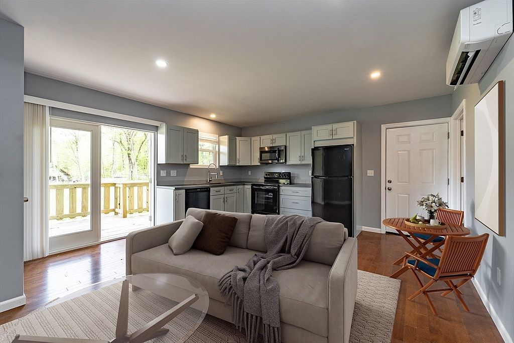 76 Laurel Rd Huntington, MA 01050 - Thumbnail 4