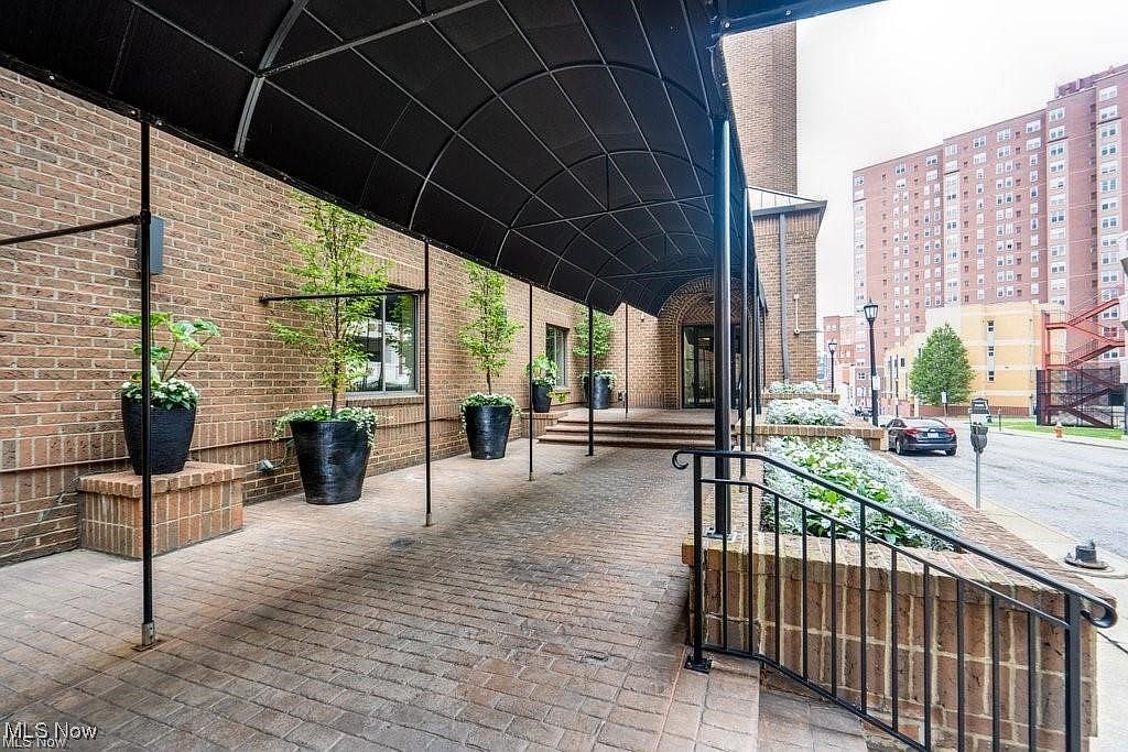 1444 W 10th St APT 606 Cleveland, OH 44113 - Thumbnail 4