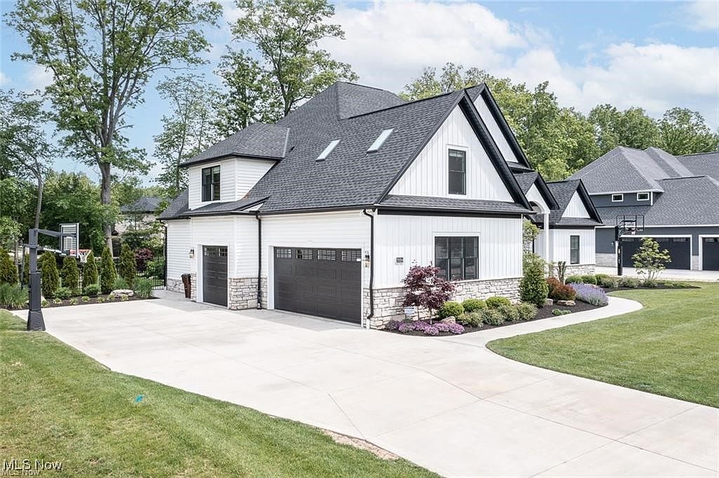 Carlton Ave Westlake, OH 44145 - Thumbnail 4