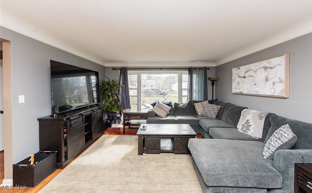 422 Bradley Rd Bay Village, OH 44140 - Thumbnail 4