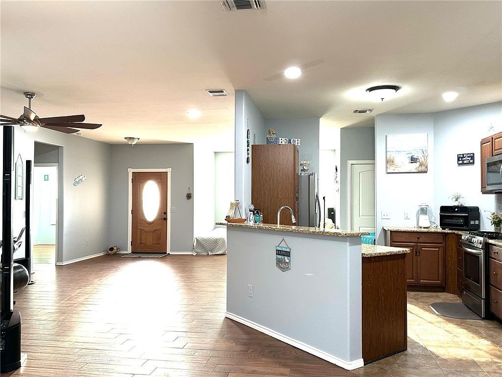 15517 Dyna St Corpus Christi, TX 78418 - Thumbnail 4