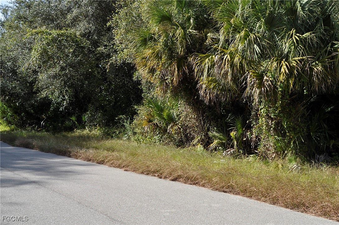 1013 Anderson St E Lehigh Acres, FL 33974 - Thumbnail 4