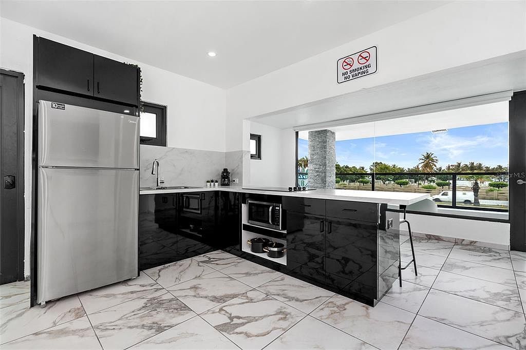 1035 Calle Marginal Villamar Carolina, PR 00979 - Thumbnail 4