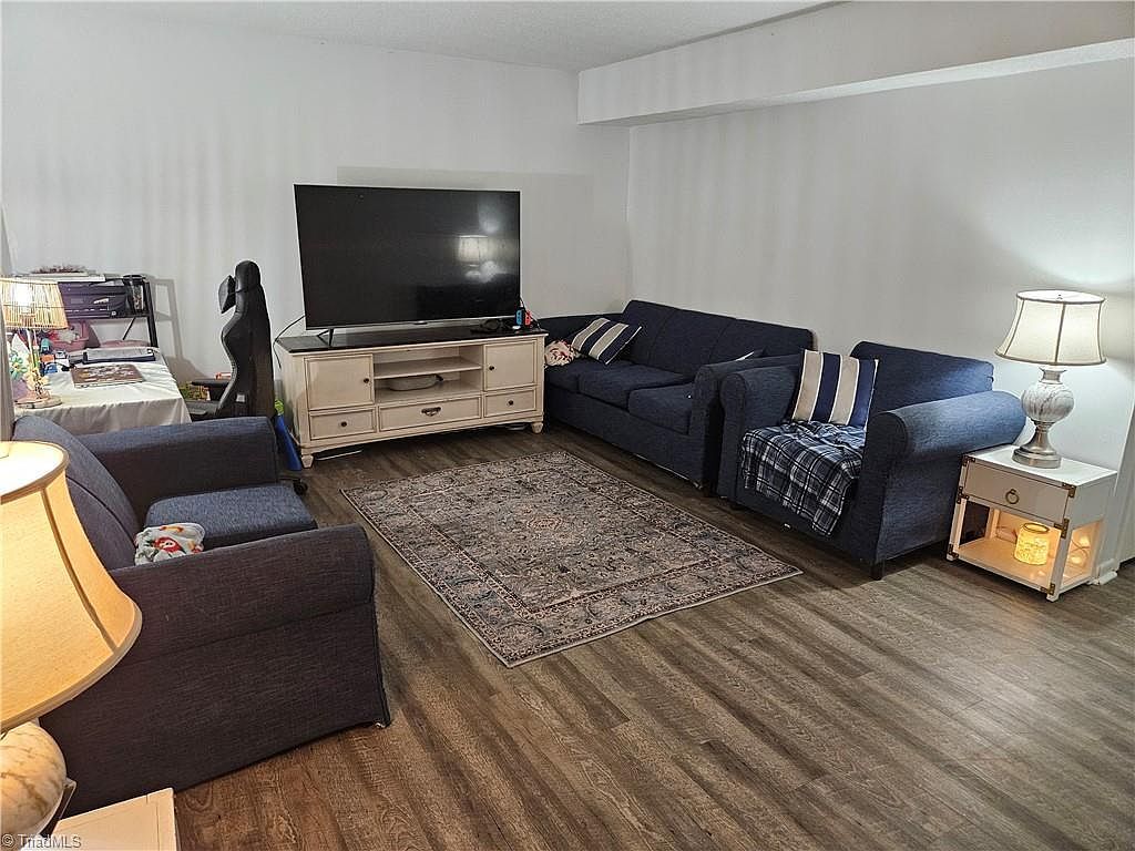 303 Lamplighter Cir Winston Salem, NC 27104 - Thumbnail 4