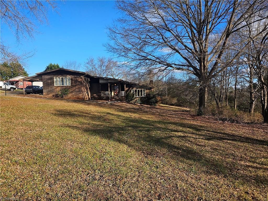 112 Balcony Ln Mount Airy, NC 27030 - Thumbnail 4