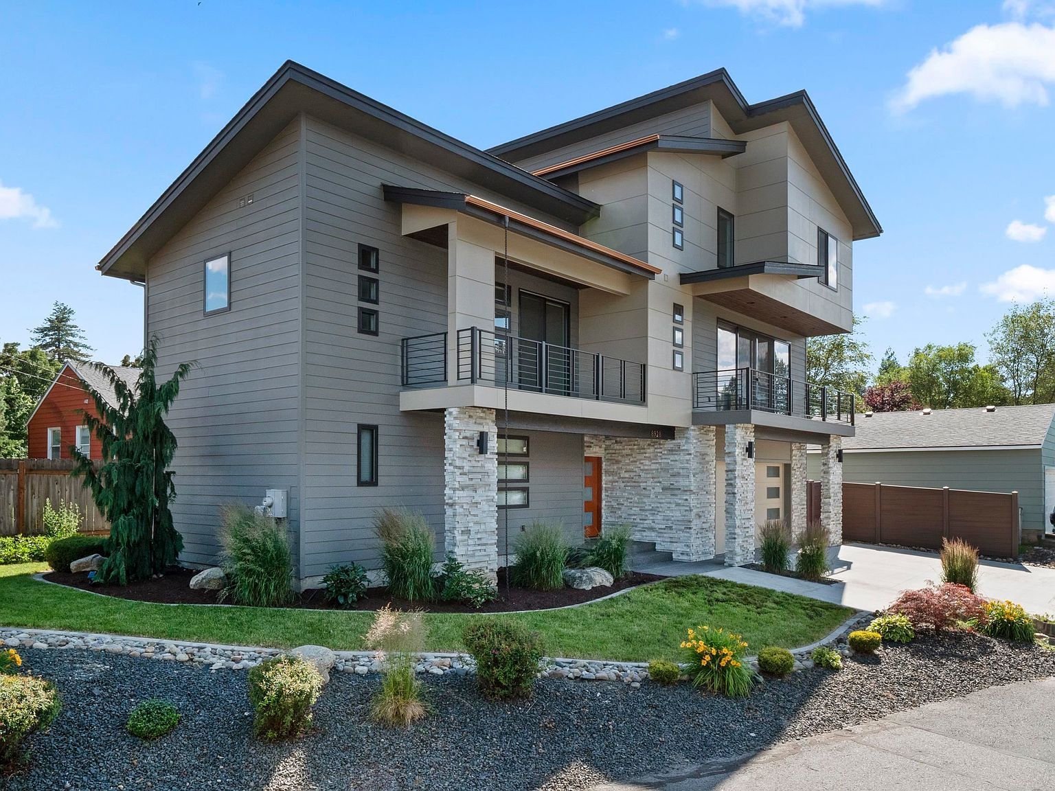 8928 E South Riverway Ave Millwood, WA 99212 - Thumbnail 4