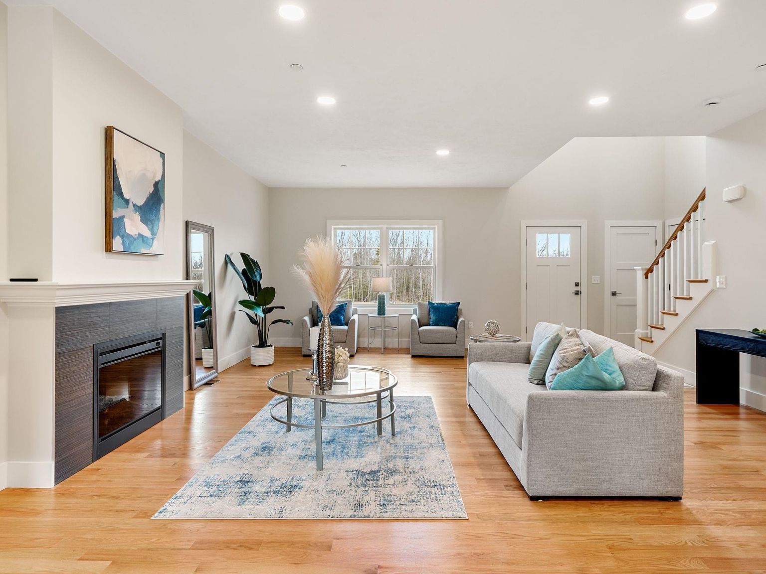 28 Driftwood Cir Sandown, NH 03873 - Thumbnail 4