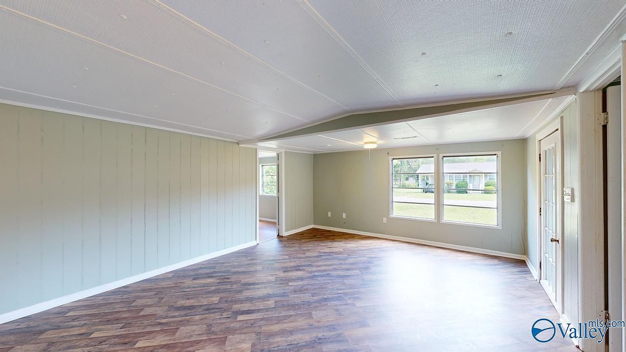 126 Hurt St Scottsboro, AL 35769 - Thumbnail 4