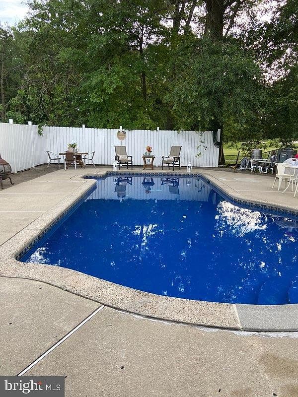 40 Crestview Dr Willingboro, NJ 08046 - Thumbnail 4