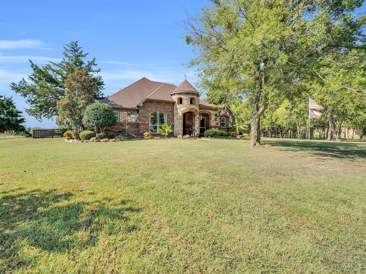 116 Spring Creek Dr Waxahachie, TX 75165 - Thumbnail 4