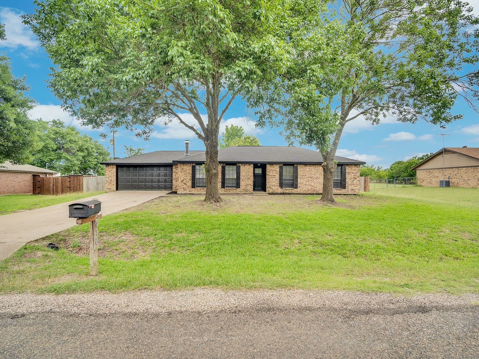 114 Becky Ln Waxahachie, TX 75165 - Thumbnail 4