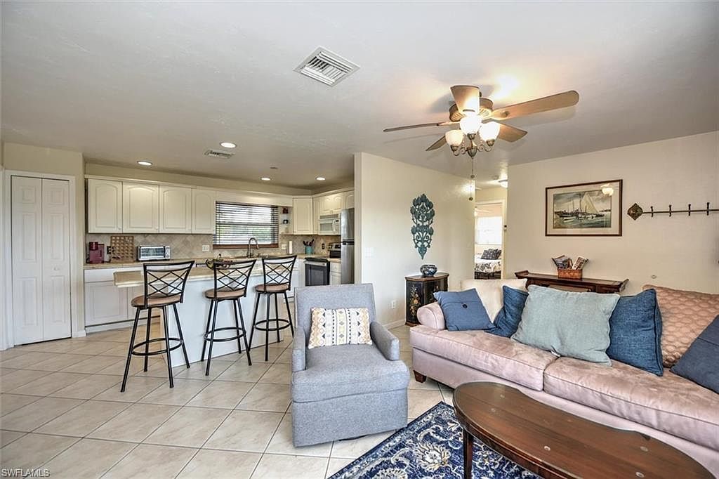 725 Sesame Ct Cape Coral, FL 33904 - Thumbnail 4