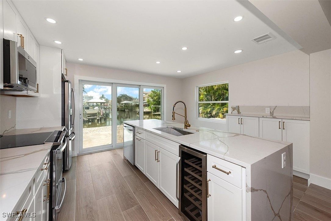 8336 Lagoon Rd Fort Myers Beach, FL 33931 - Thumbnail 4