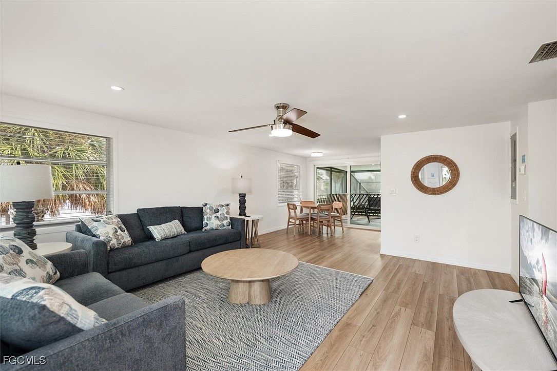 5481 Oak Ridge Ave Fort Myers Beach, FL 33931 - Thumbnail 4