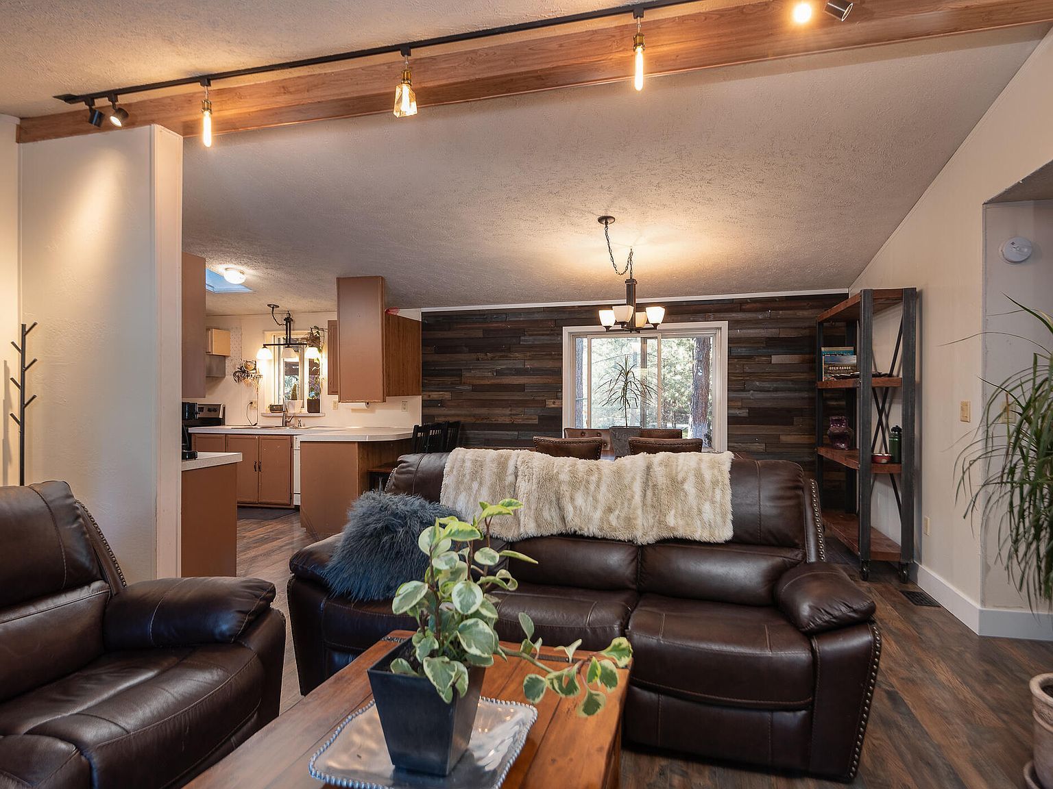 19494 Baker Rd Bend, OR 97702 - Thumbnail 4