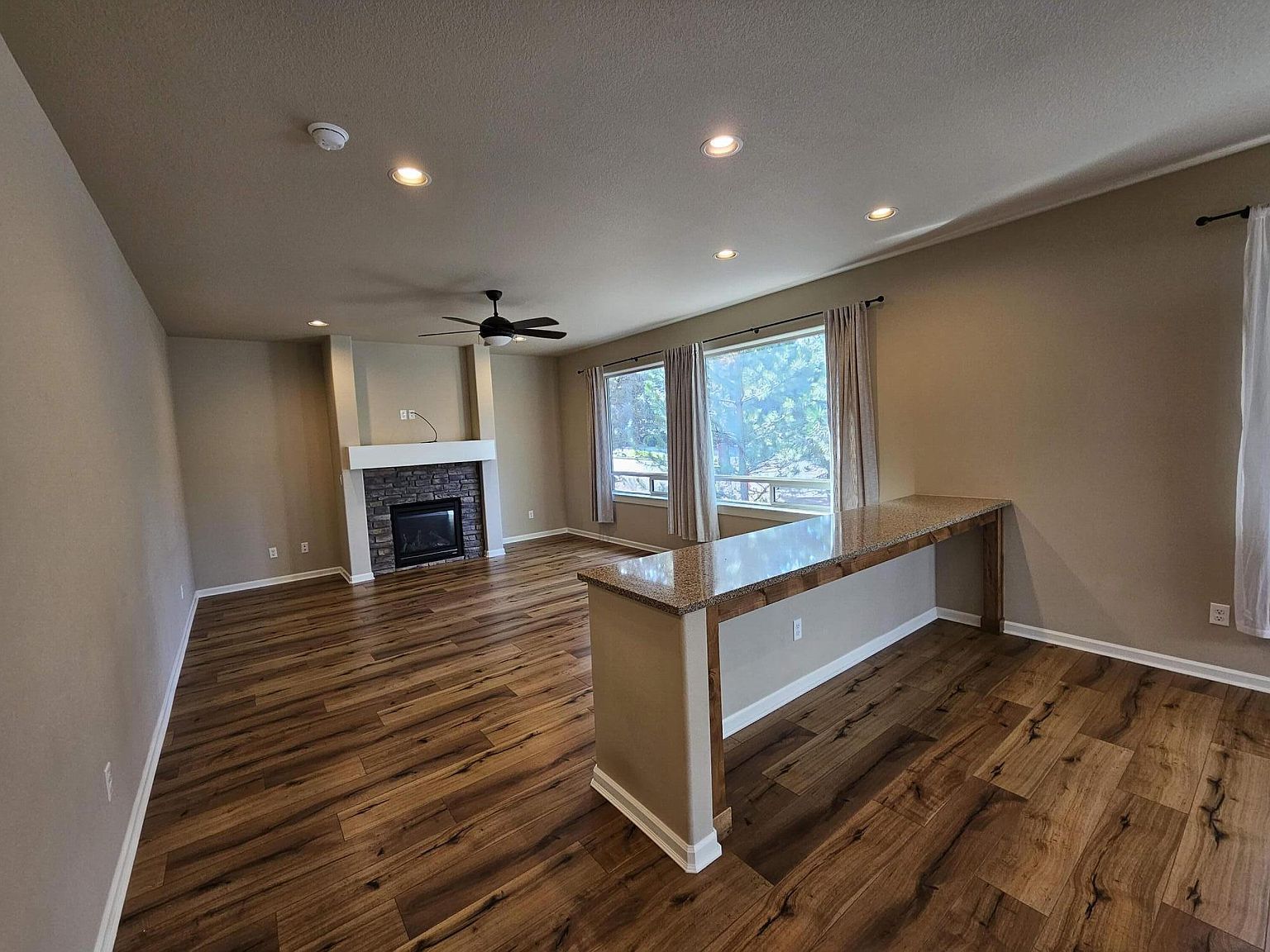 2380 NW Debron Ln Bend, OR 97703 - Thumbnail 4