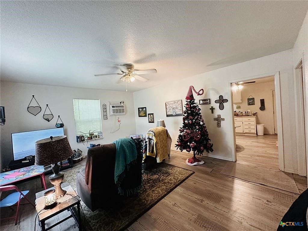 1907 E Main St Gatesville, TX 76528 - Thumbnail 4