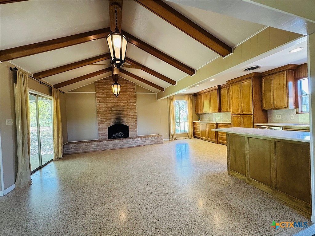 703 N Lovers Ln Gatesville, TX 76528 - Thumbnail 4