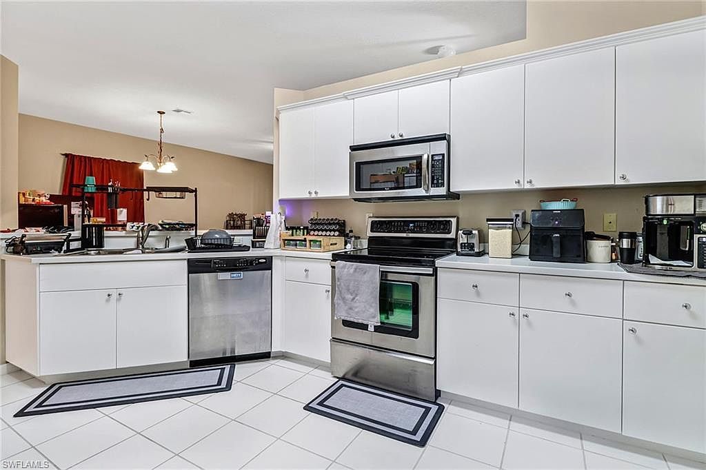 2684 Sunset Lake Dr Cape Coral, FL 33909 - Thumbnail 4