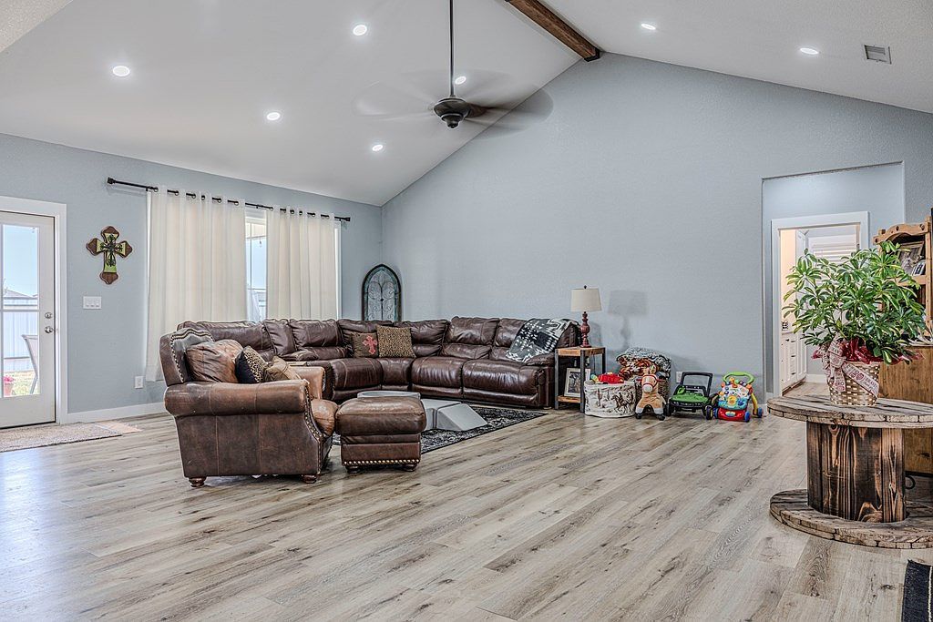 365 County Road 306 Seminole, TX 79360 - Thumbnail 4