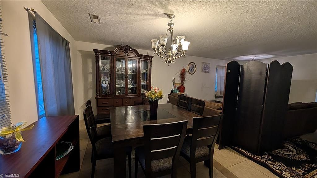 1067 Bridgend Dr High Point, NC 27260 - Thumbnail 4