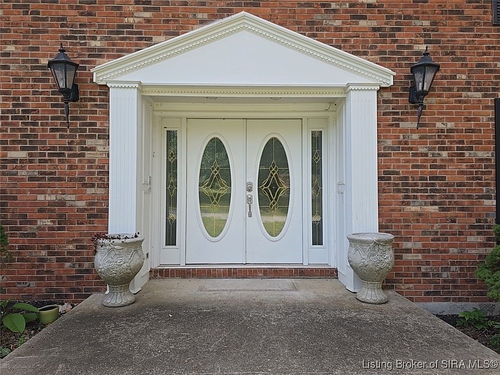 130 E Eastern Hills Blvd Salem, IN 47167 - Thumbnail 4