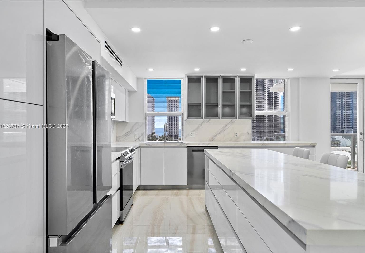 230 174th St APT 1119 Sunny Isles Beach, FL 33160 - Thumbnail 4