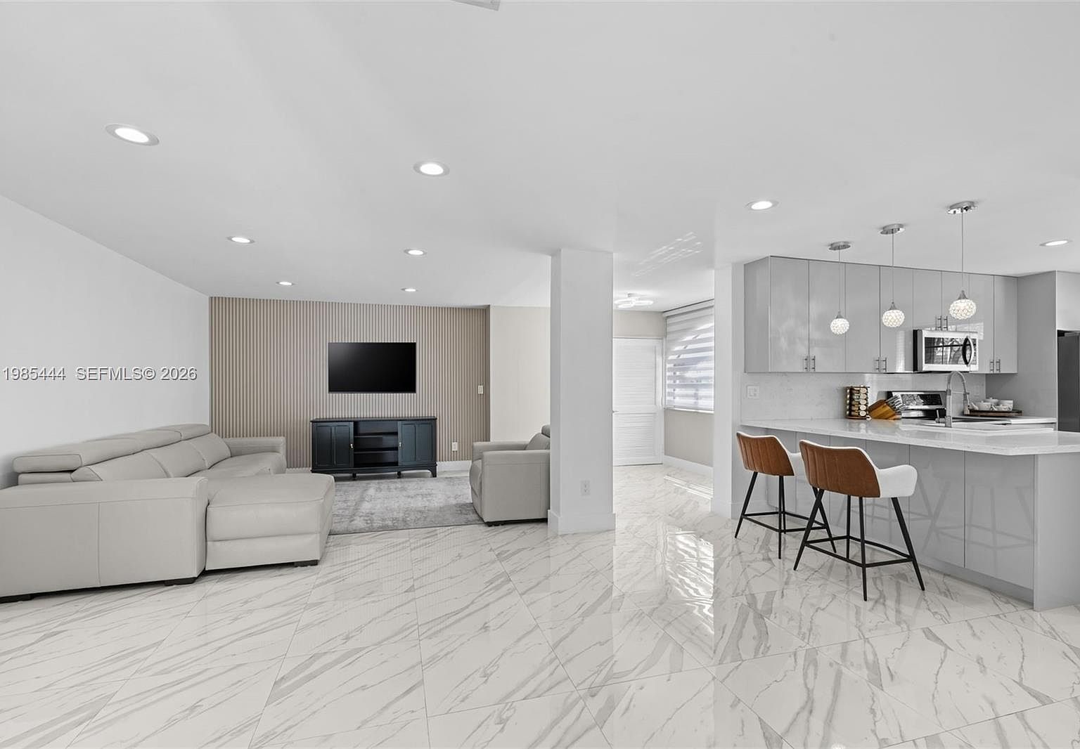 3549 Magellan Cir APT 418 Aventura, FL 33180 - Thumbnail 4