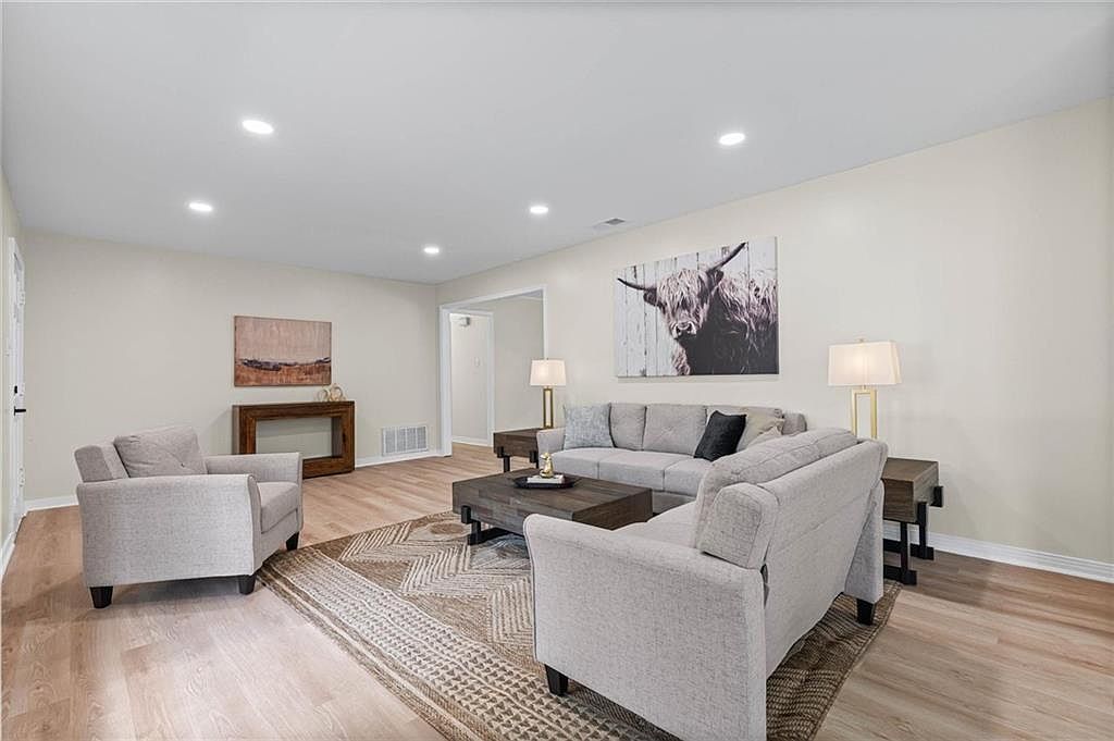 2605 Woodland Rd Mobile, AL 36693 - Thumbnail 4