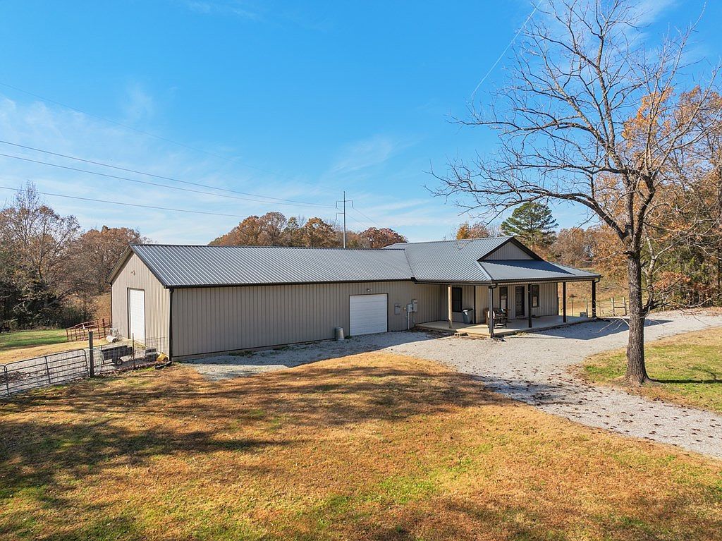 2356 Old Darden Chesterfield Rd Darden, TN 38328 - Thumbnail 4